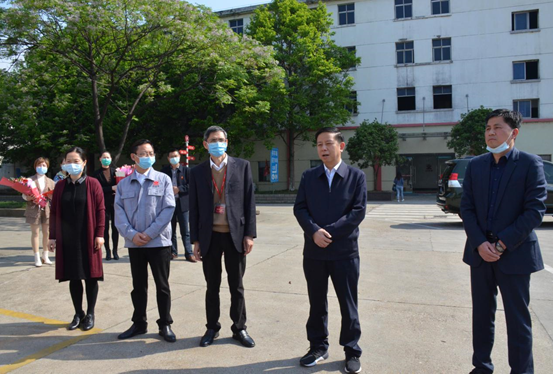 中共樟樹市委書記董曉明慰問(wèn)我司一線勞動(dòng)者
