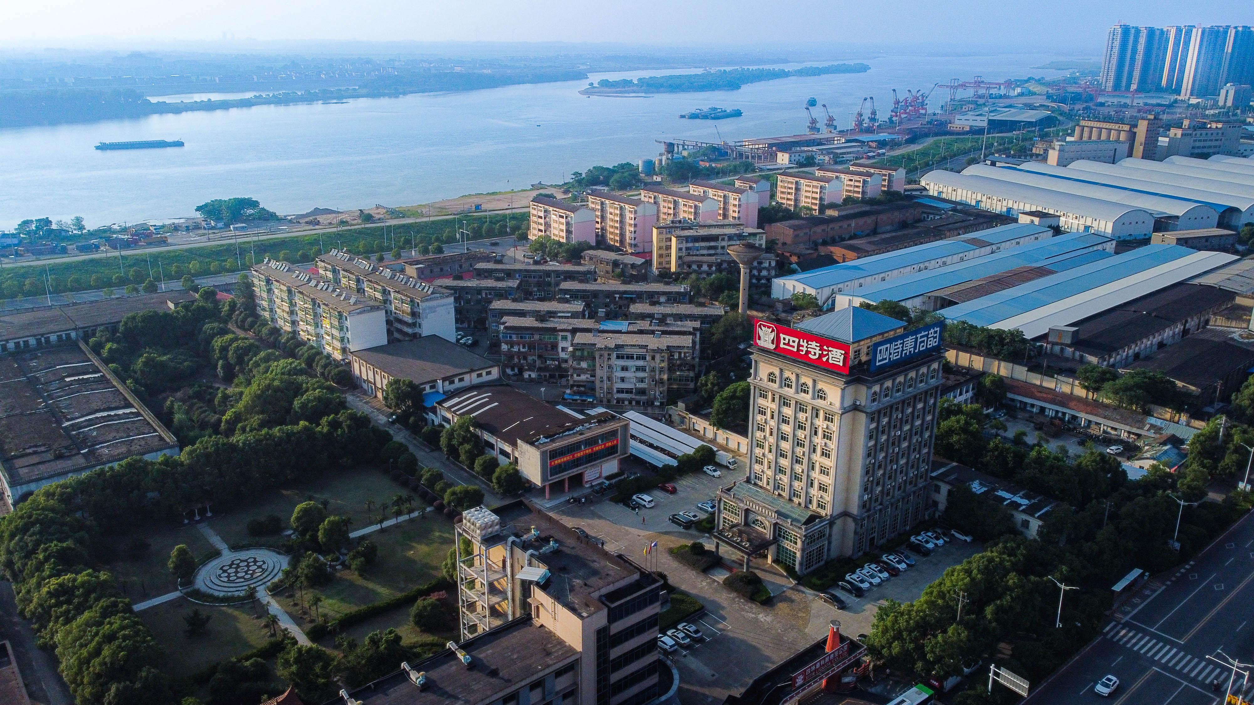 1737854626613084220.jpg 1737854626613084220.jpg